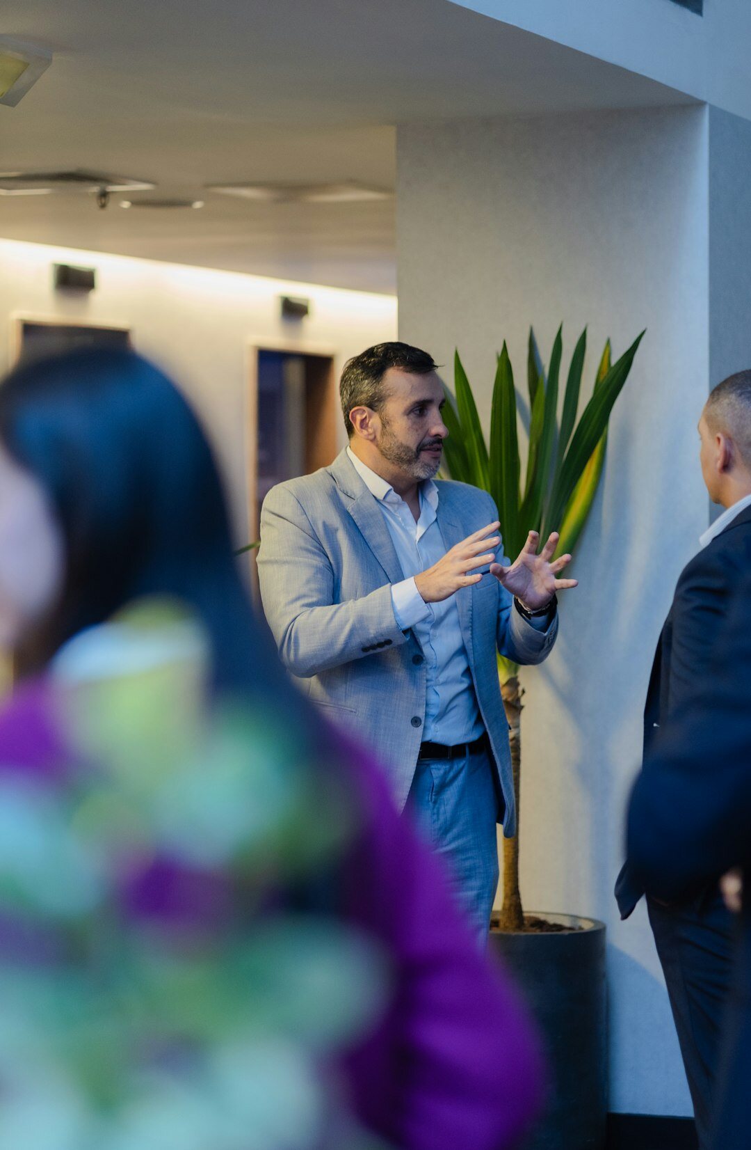 b2b professionals at networking event